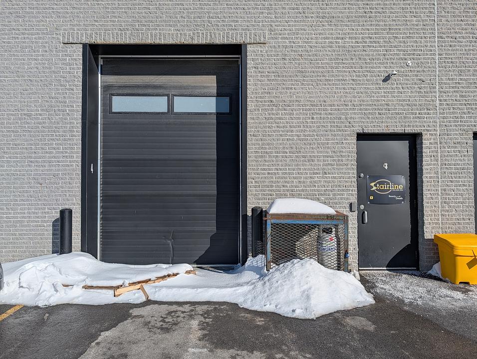 5459 Canotek Road, Ottawa, ON