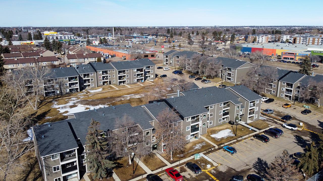 11915 34 Street Northwest, Edmonton, AB