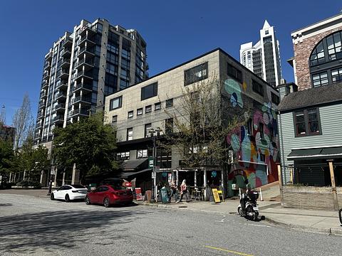 106 W 1st St, North Vancouver, BC