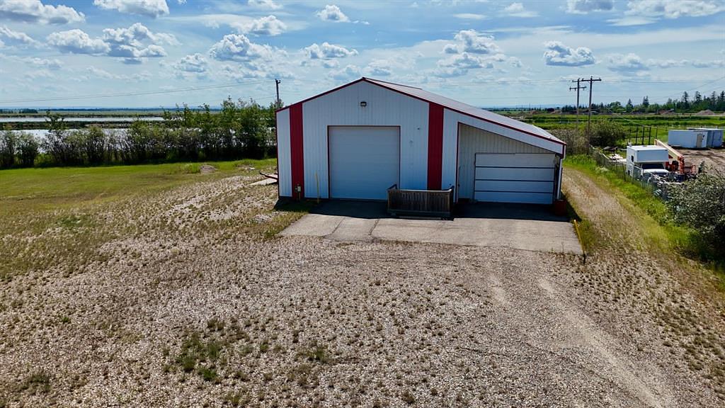 10933 90 Avenue, Fairview, AB