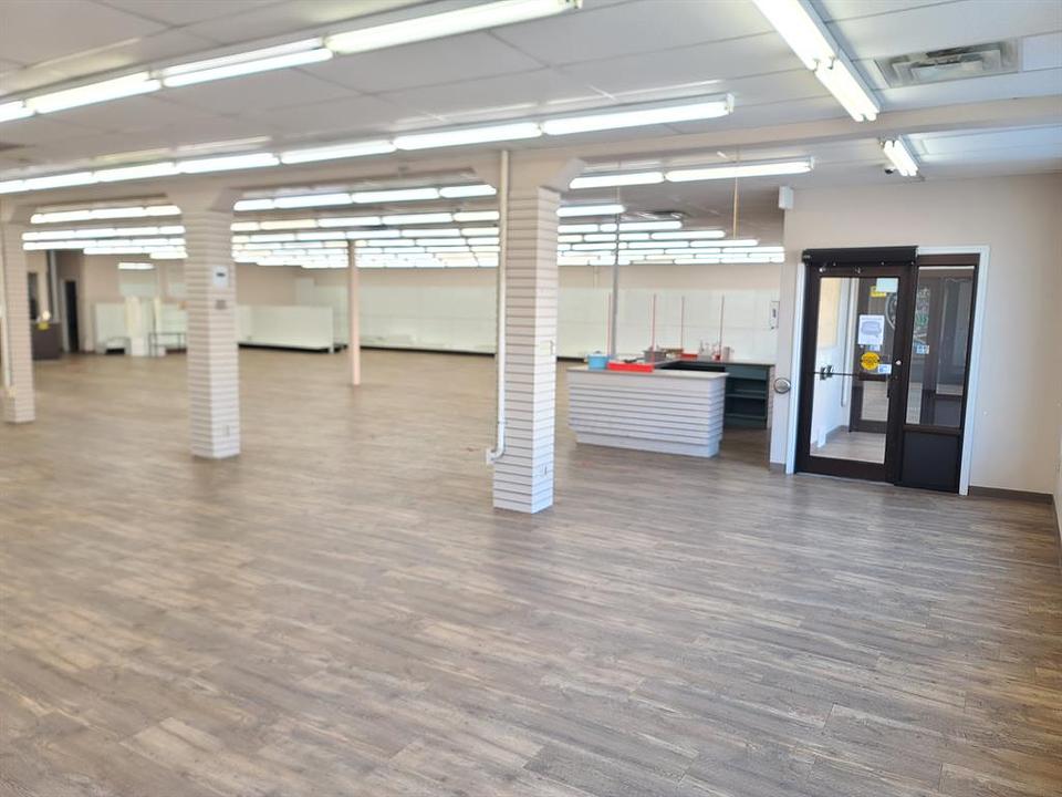 10013 100 Avenue, Peace River, AB
