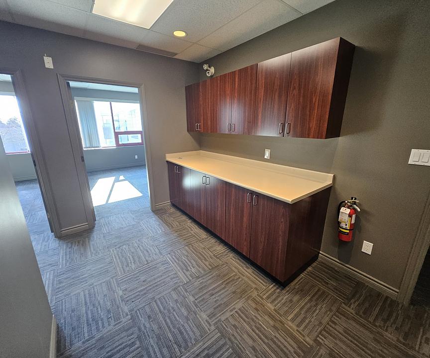 201 - 2430 King George Blvd, Surrey, BC