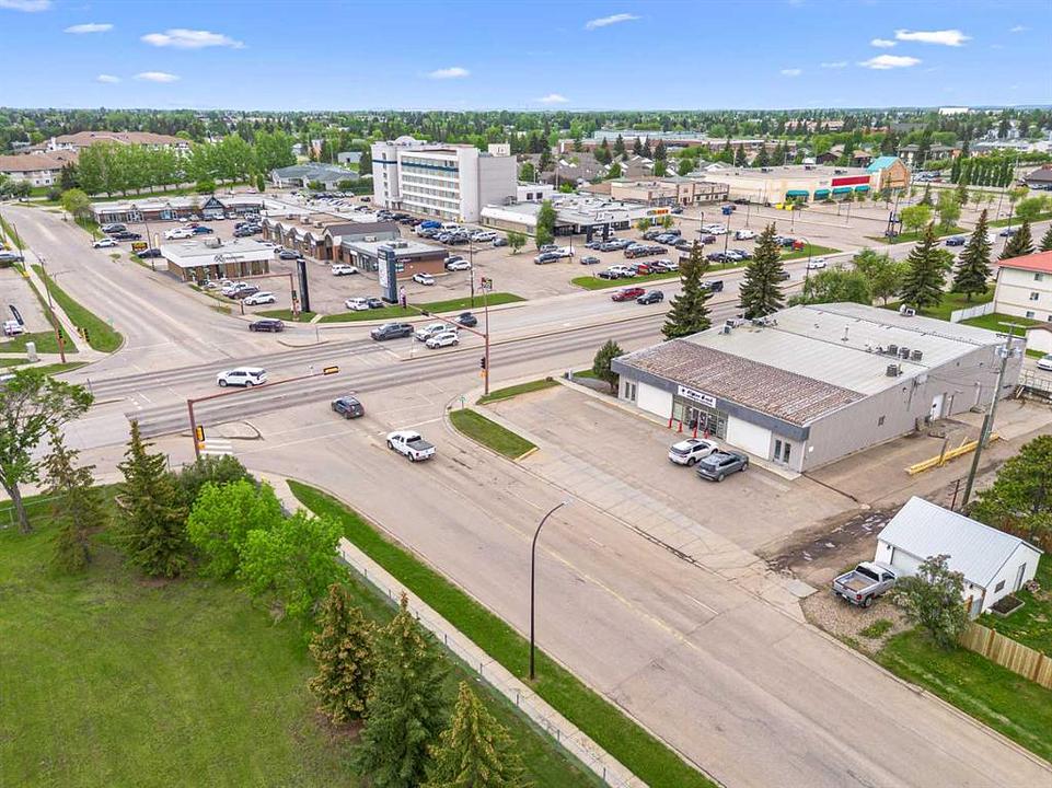 5402 44 Street, Lloydminster, AB