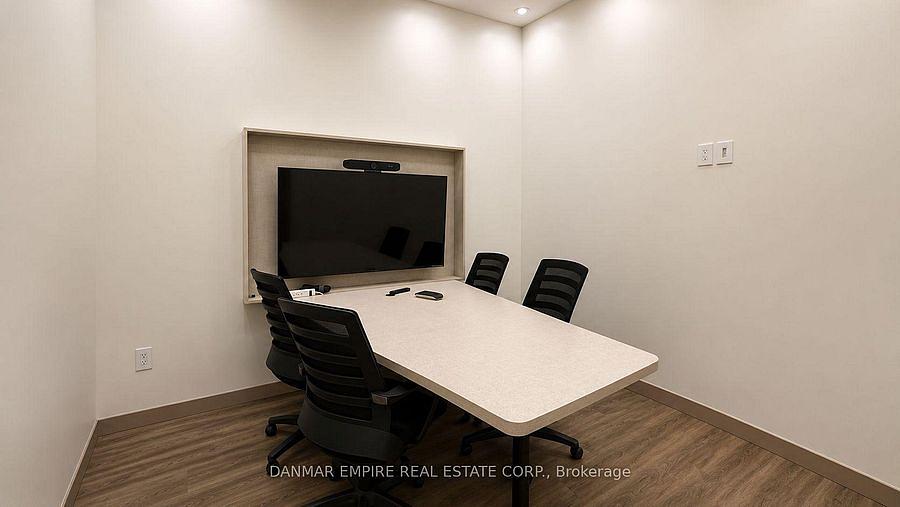 8 - 2165 Buckingham Rd, Oakville, ON