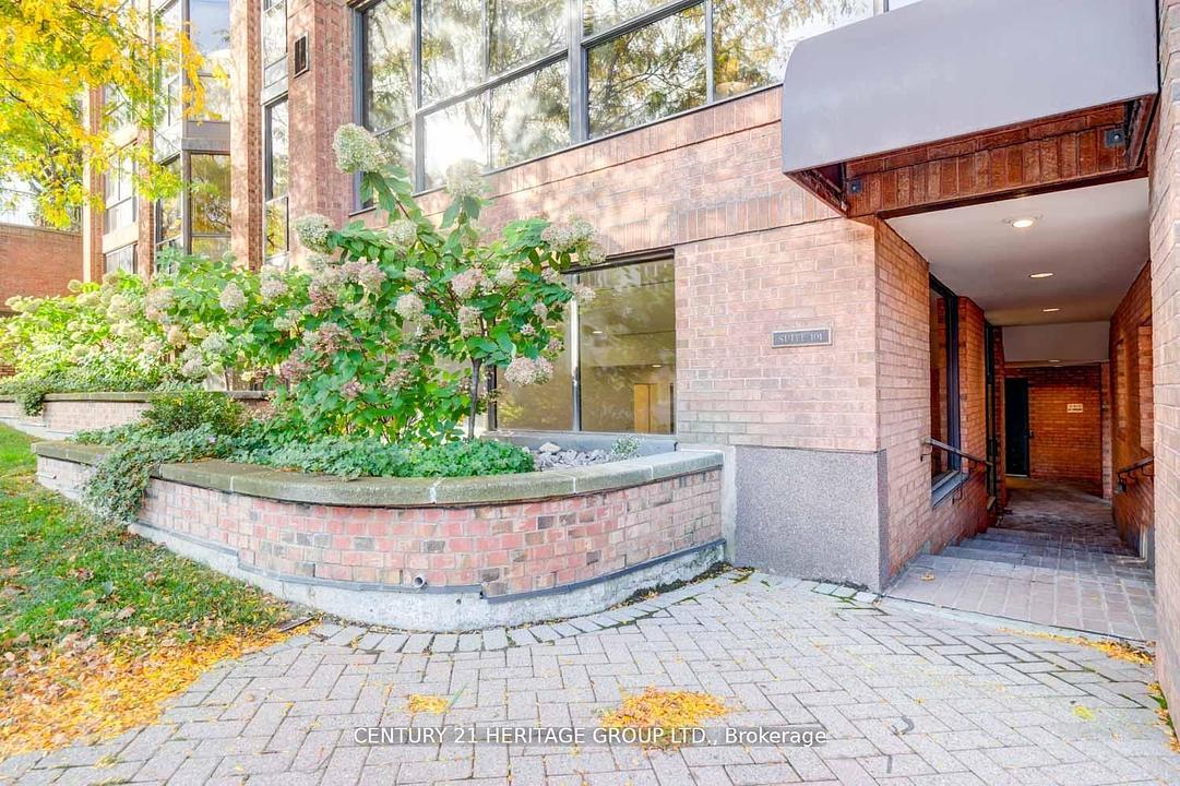 101 - 2900 Yonge Street, Toronto, ON