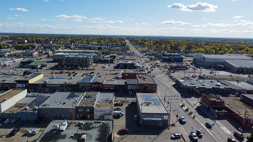 9934 100 Avenue, Grande Prairie, AB