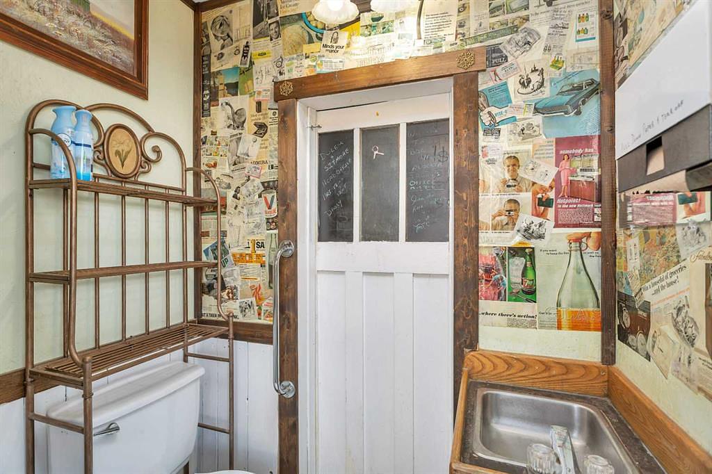 48 Main Street East, Big Valley, AB