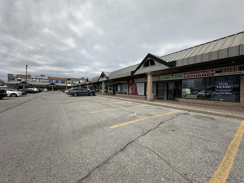 Unit 208 - 390 Steeles Avenue West, Vaughan, ON