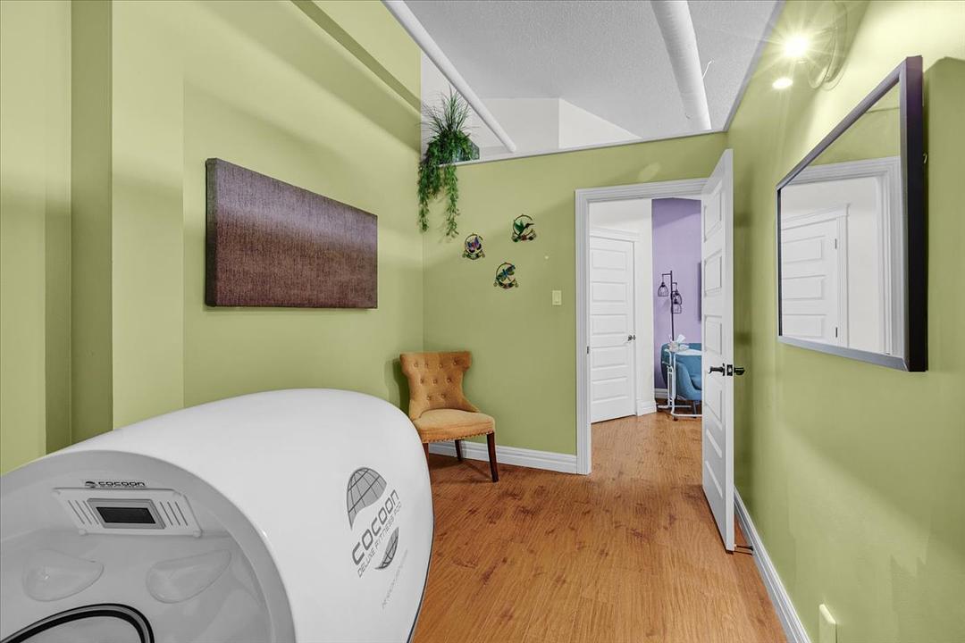 10016 164 Street Northwest, Edmonton, AB