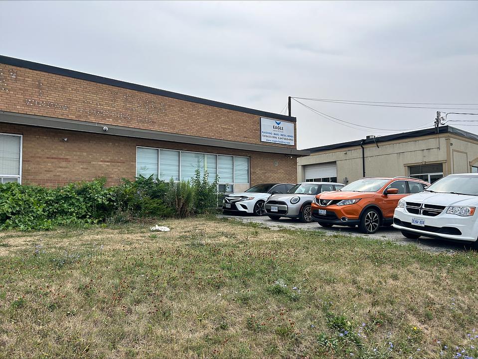 Front Unit - 131 Oakdale Road, Toronto, ON