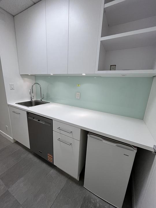 560 - 669 Howe St, Vancouver, BC