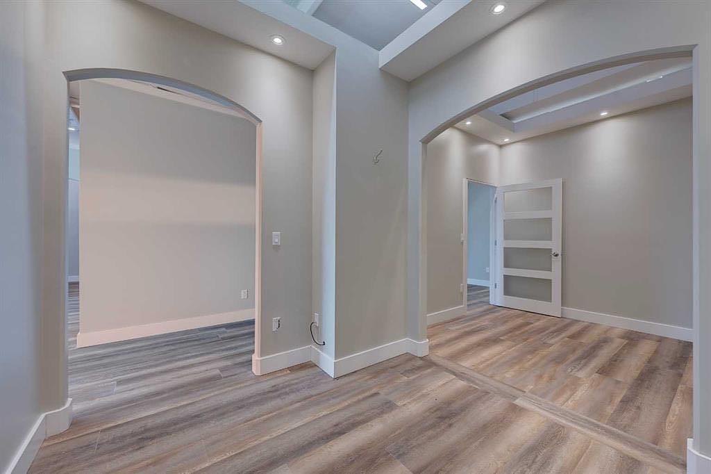 203 - 5116 52 Street, Red Deer, AB
