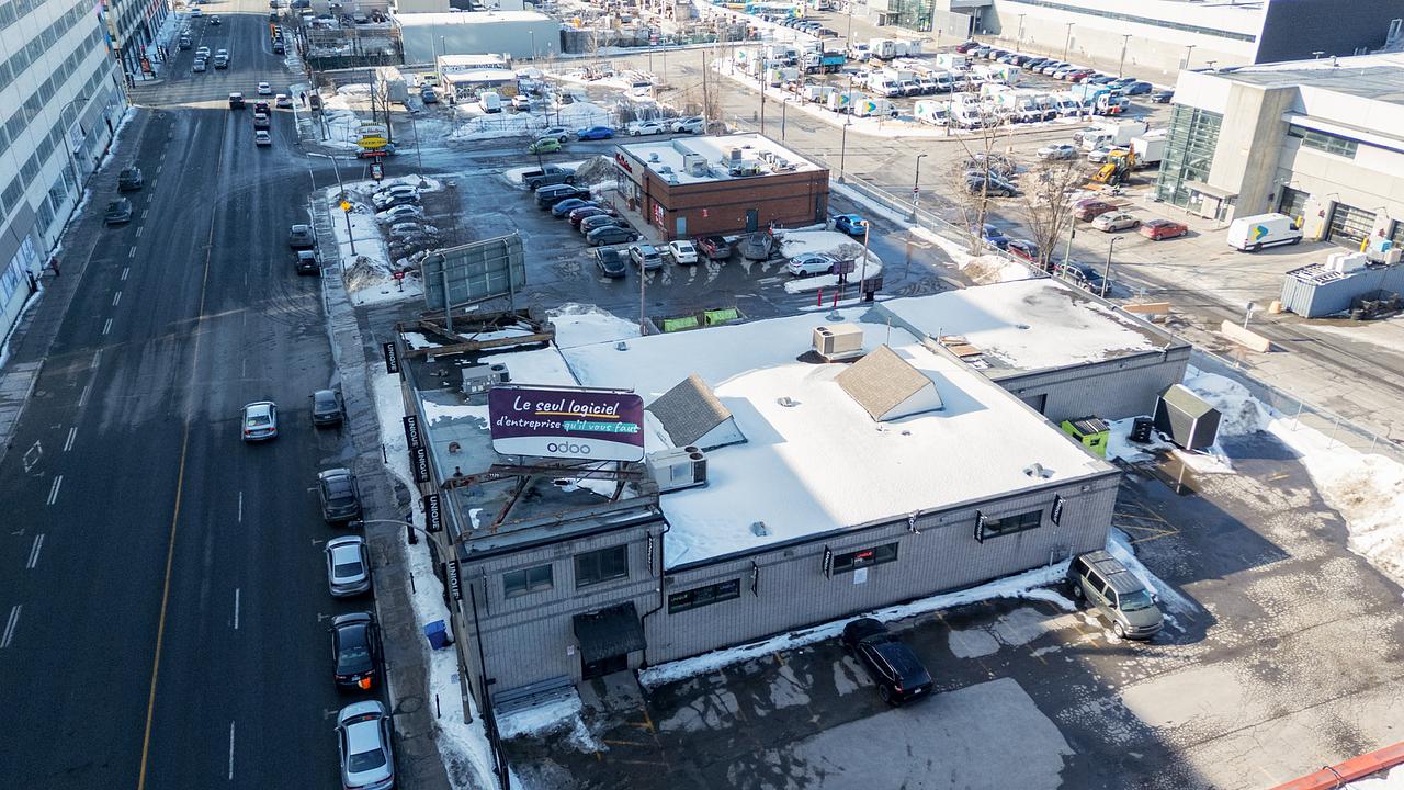 9455 Boulevard Saint-Laurent, Montréal, QC