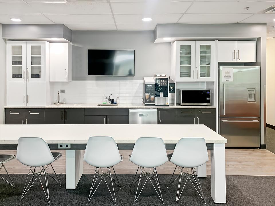 201 - 9225 Leslie Street, Richmond Hill, ON