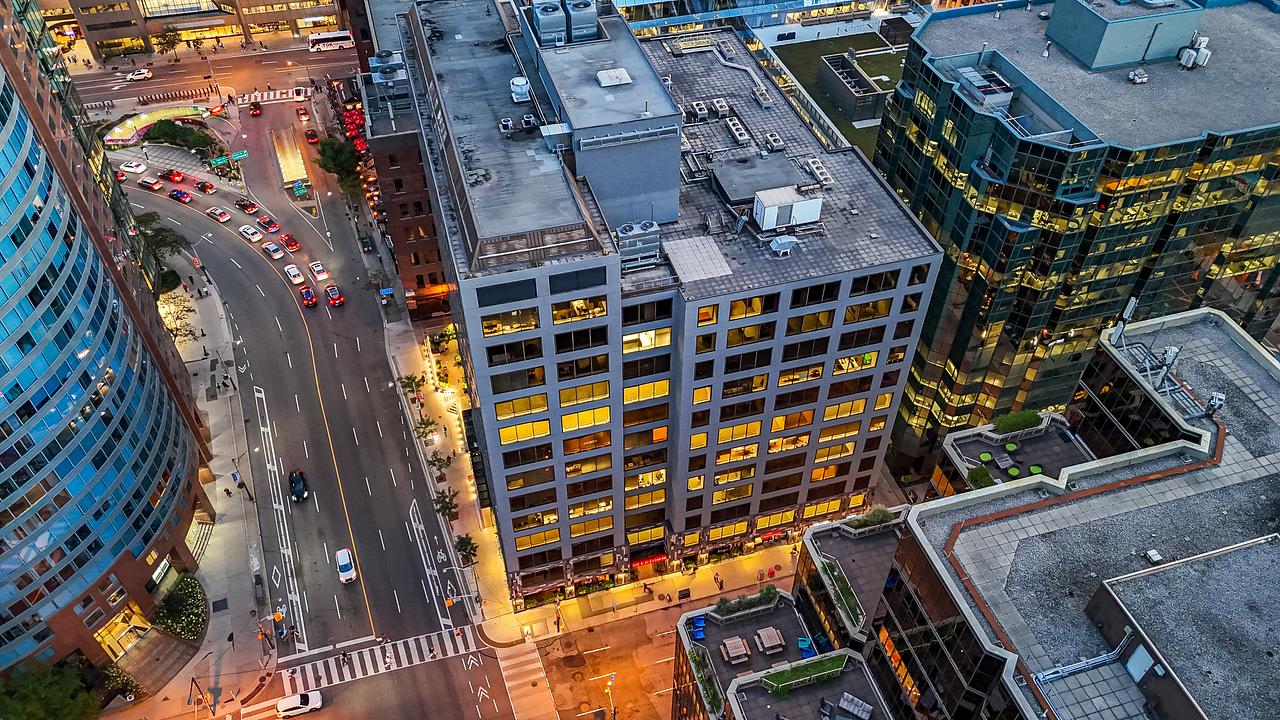 900 - 40 University Avenue, Toronto, ON