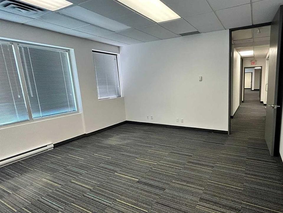 200 - 1029 17 Avenue Southwest, Calgary, AB
