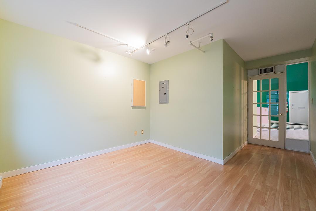 208 - 335 Wesley Street, Nanaimo, BC