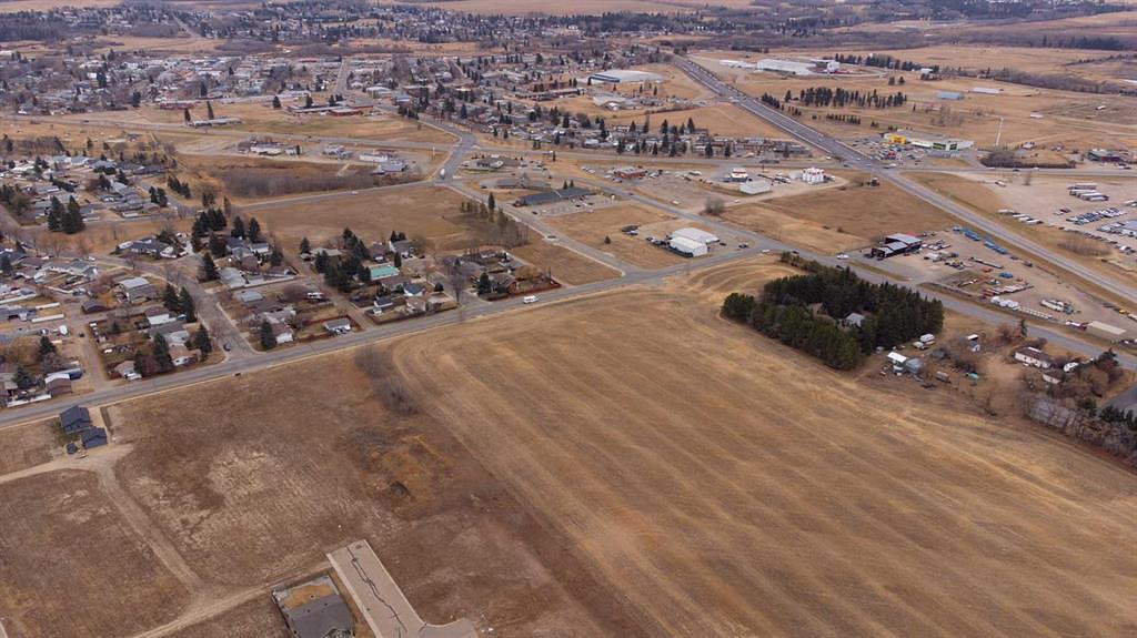 6302 48 Avenue, Ponoka, AB