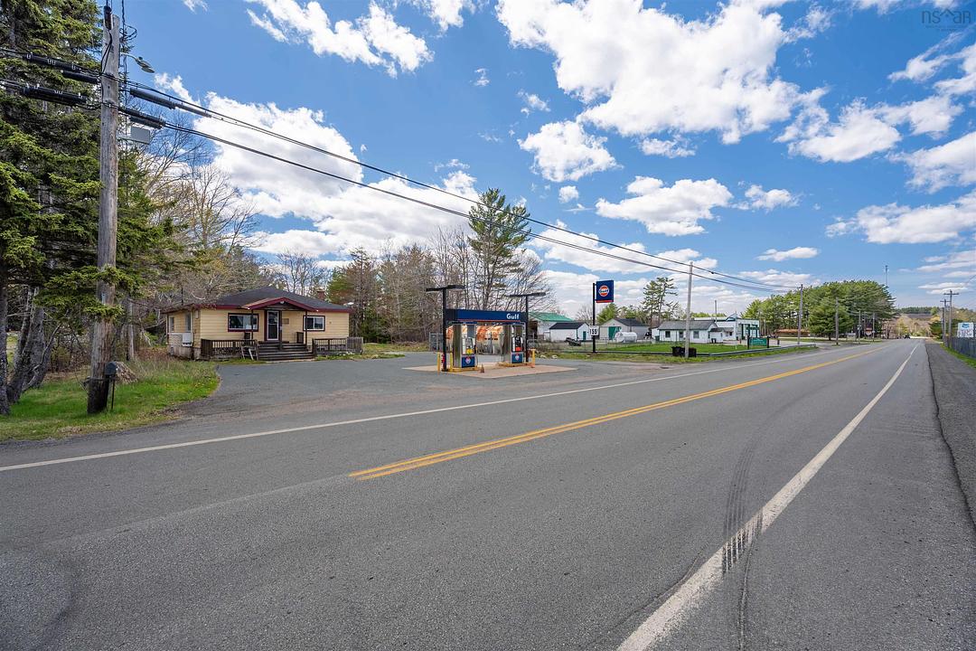 9645 Highway 8, Caledonia, NS