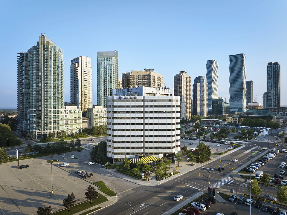 1101 - 201 City Centre Drive, Mississauga, ON