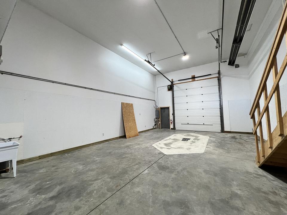 11 - 7471 Edgar Industrial Bend, Red Deer, AB
