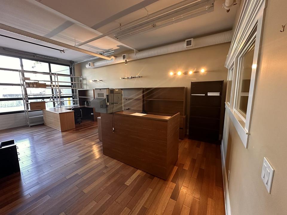 111 & 211 - 15272 Croydon Drive, Surrey, BC