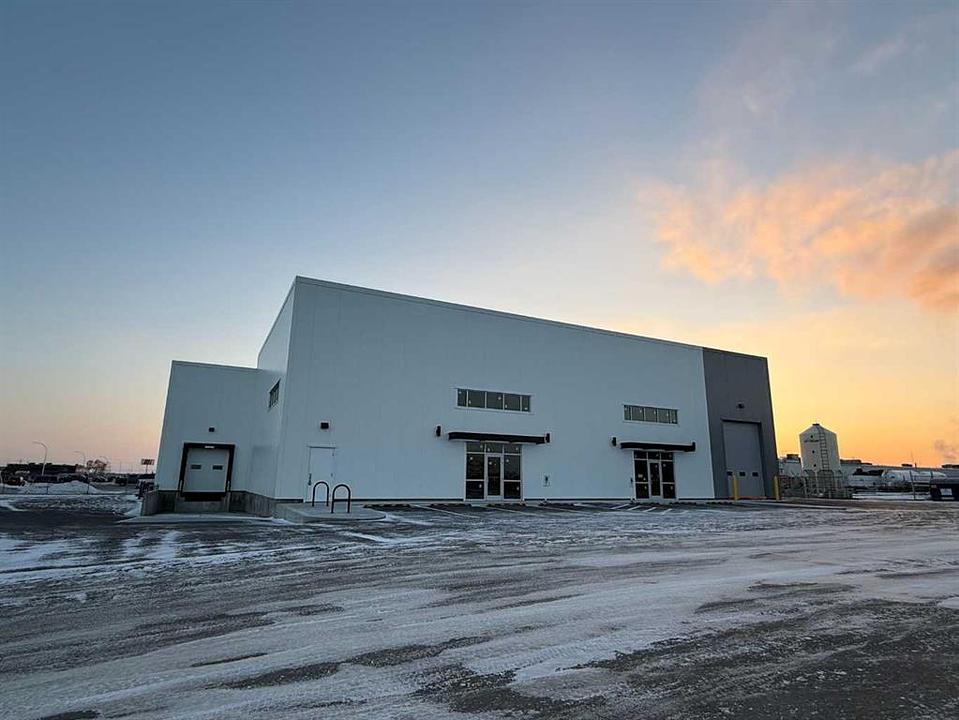 410 36 Street North, Lethbridge, AB