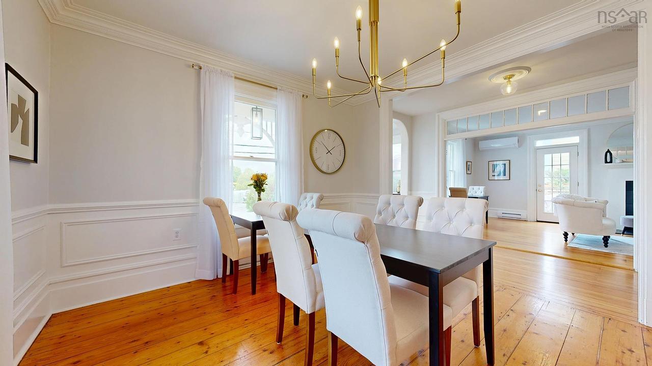 558 Main Street, Mahone Bay, NS