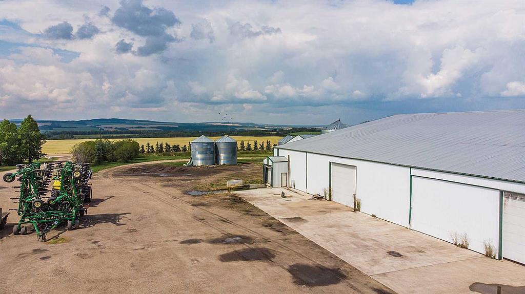 40507 Range Road 12, Bentley, AB