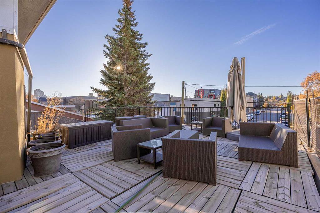 1742 10 Avenue Southwest, Calgary, AB