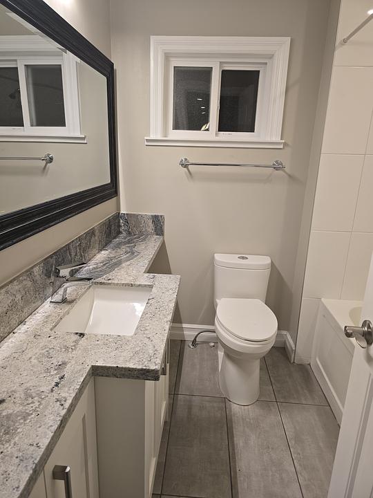 22504 Lougheed Highway, Maple Ridge, BC