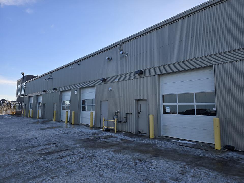 2031 90b Street Southwest, Edmonton, AB