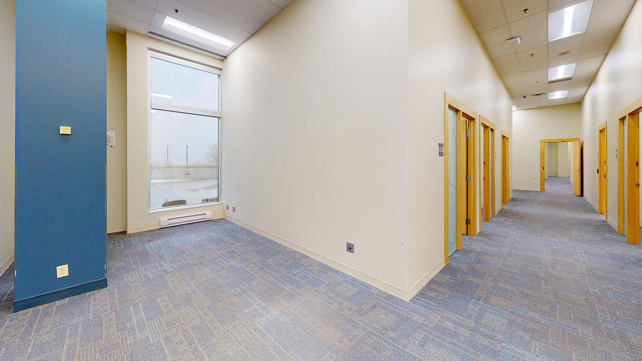 100 - 100 Milverton Drive, Mississauga, ON
