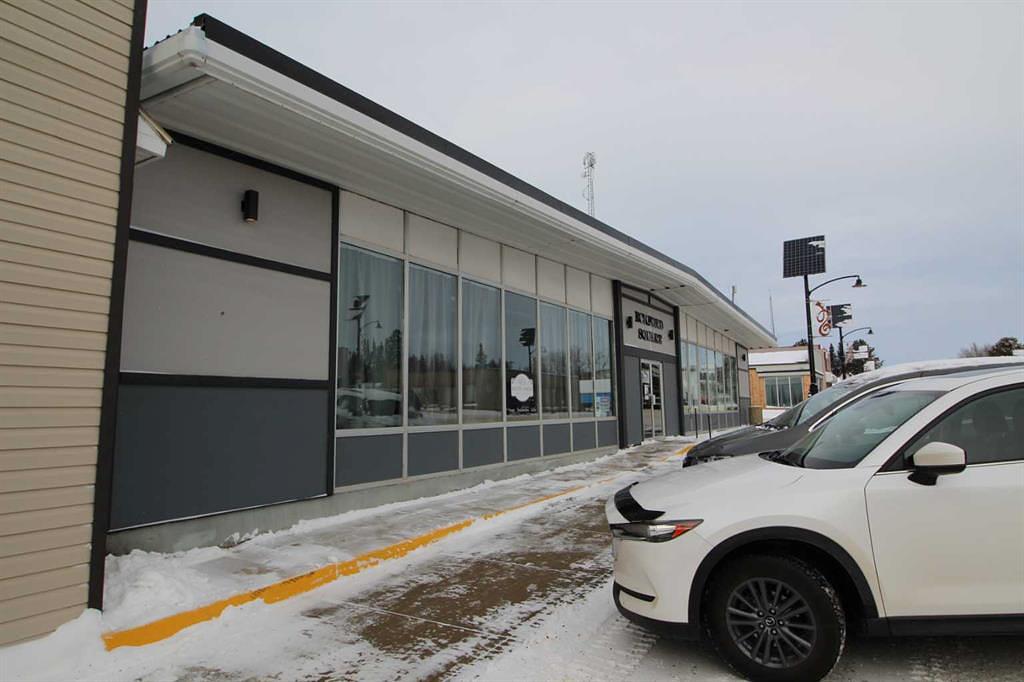 5016 50 Street, Eckville, AB