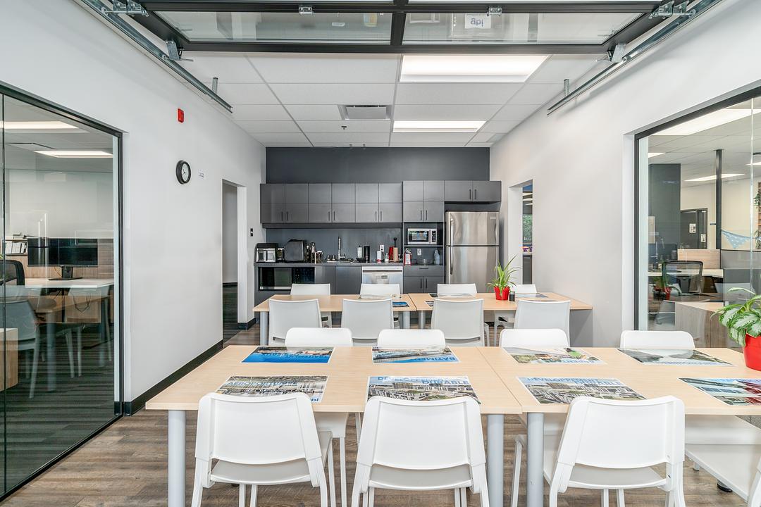 825 Boulevard Lebourgneuf, Québec, QC