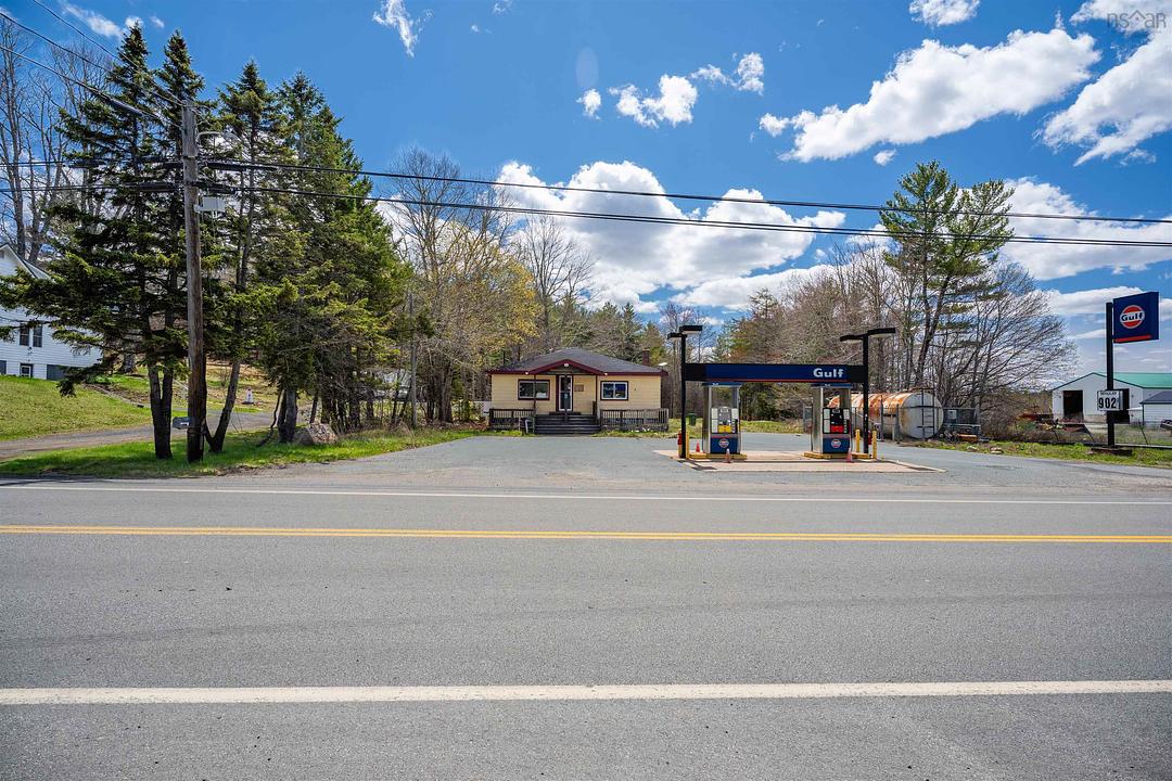 9645 Highway 8, Caledonia, NS