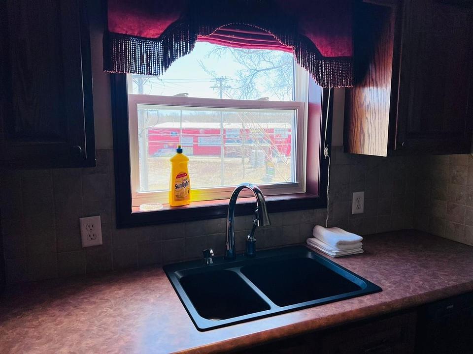 100 Kings Road, Sydney, NS