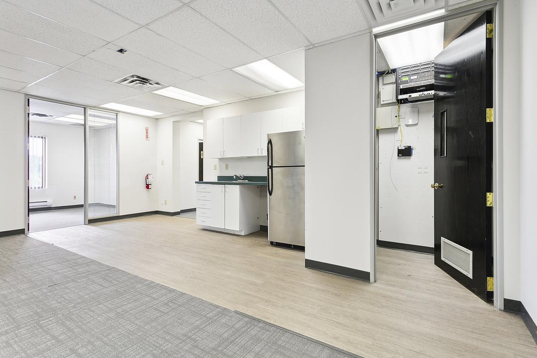 208 - 5397 Eglinton Avenue West, Toronto, ON