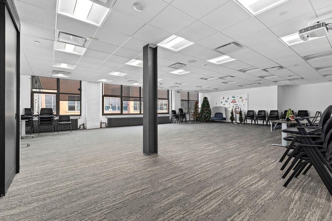 8.300 - 2500-1751 Rue Richardson, Montreal, QC