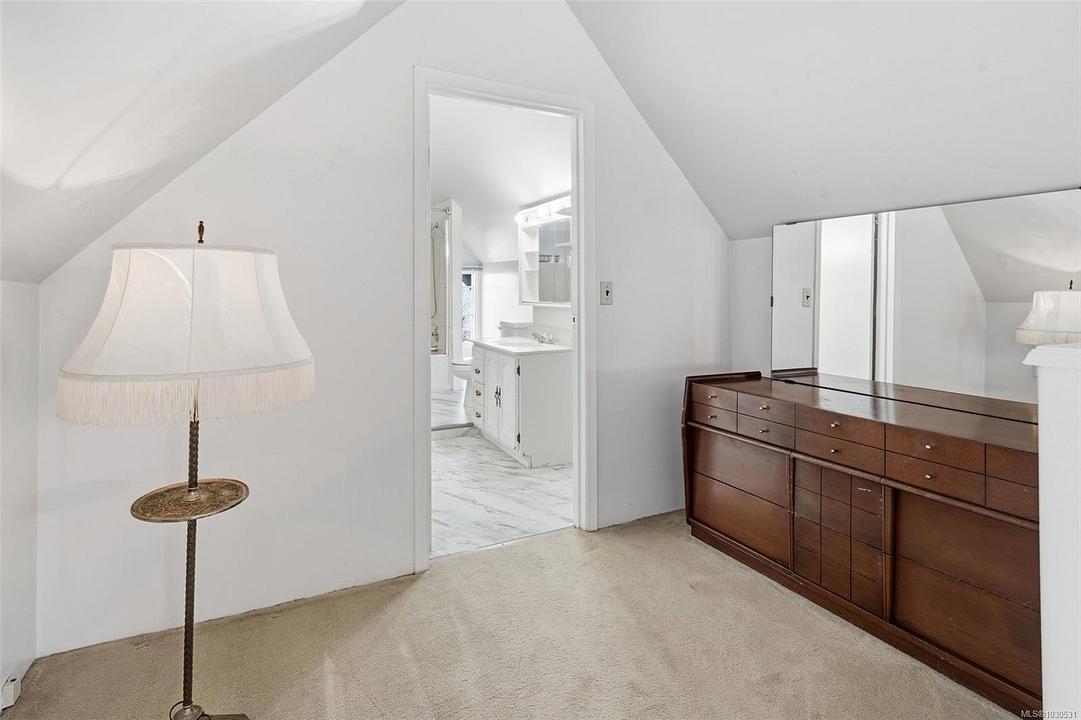 1043 Belmont Avenue, Victoria, BC