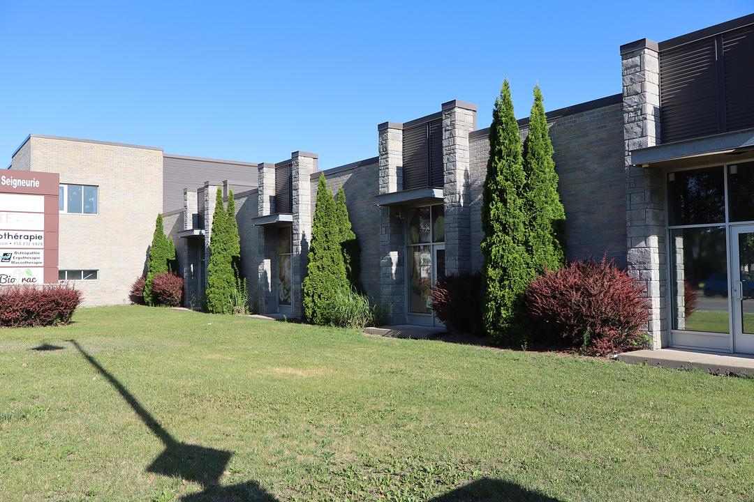 2 - 2301 Rue Versailles, Mascouche, QC