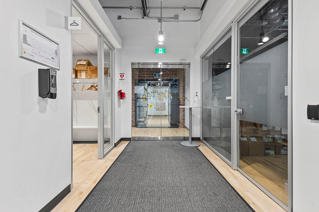 8.300 - 2500-1751 Rue Richardson, Montreal, QC