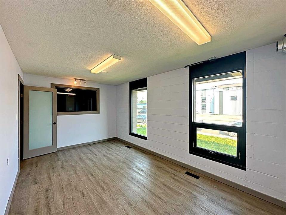 8121 Fraser Avenue, Fort McMurray, AB