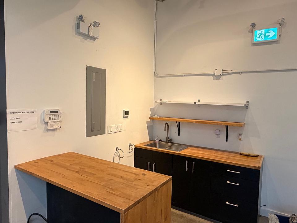 210 - 1737 West 3rd Avenue, Vancouver, BC
