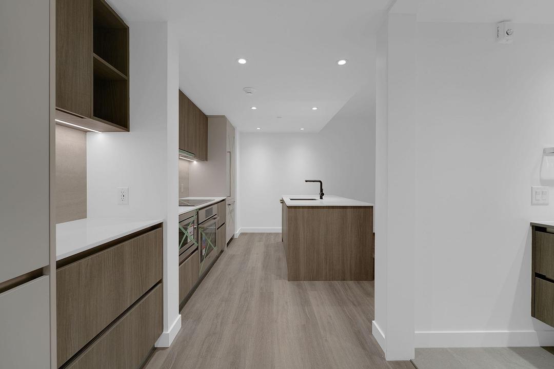 101 - 511 Clarke Road, Coquitlam, BC