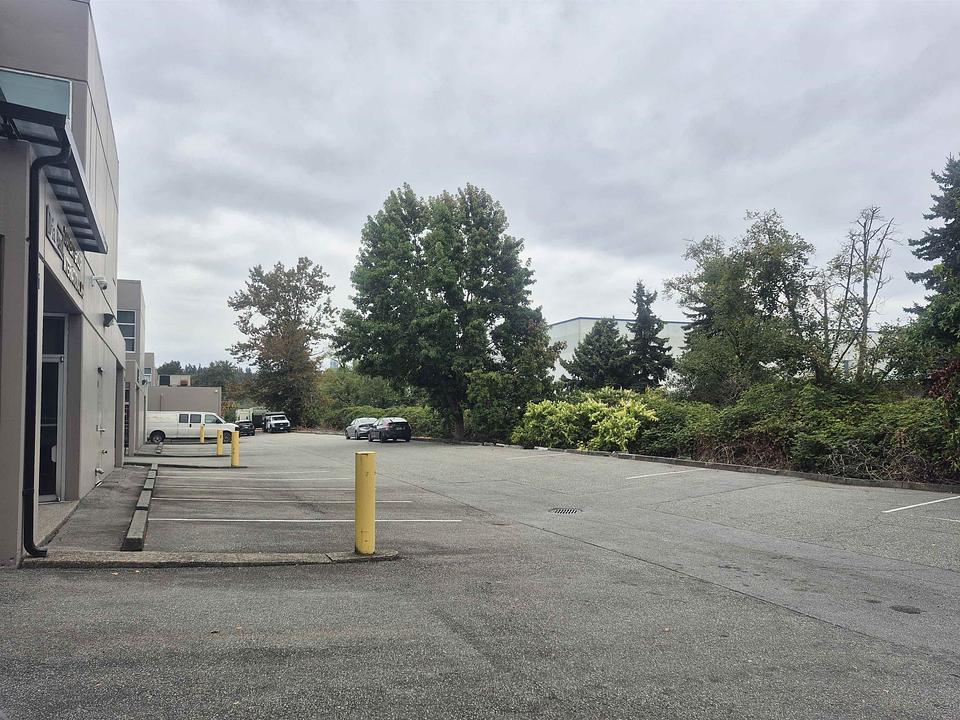 11 - 3871 North Fraser Way, Burnaby, BC