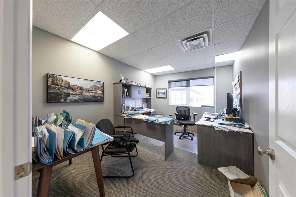 5912 50 Avenue, Lloydminster, AB
