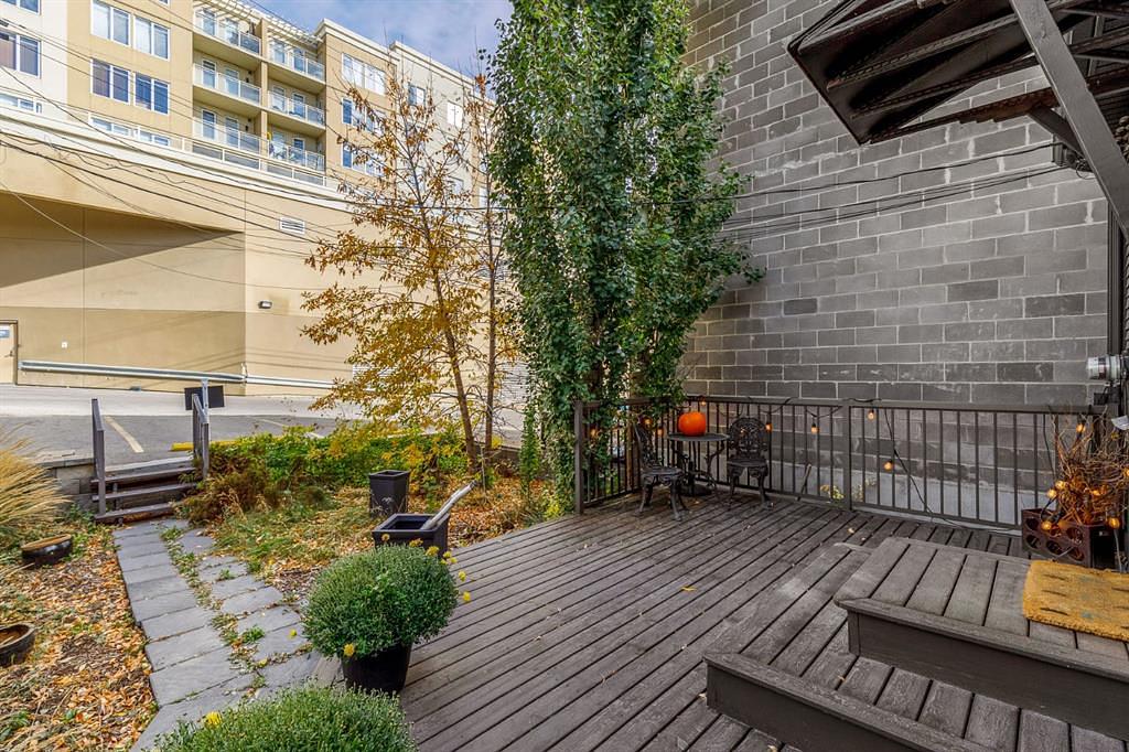 2032 34 Avenue Southwest, Calgary, AB