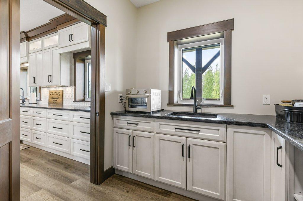 26517 Township Road 584, Pickardville, AB