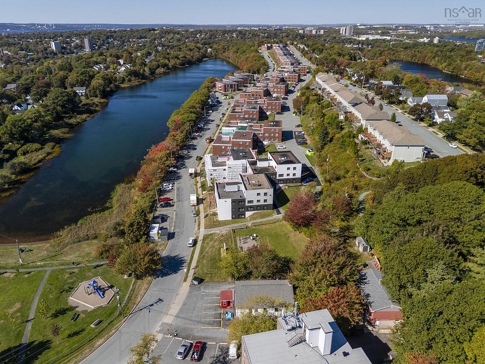 16 - 6 Lakefront Road, Dartmouth, NS